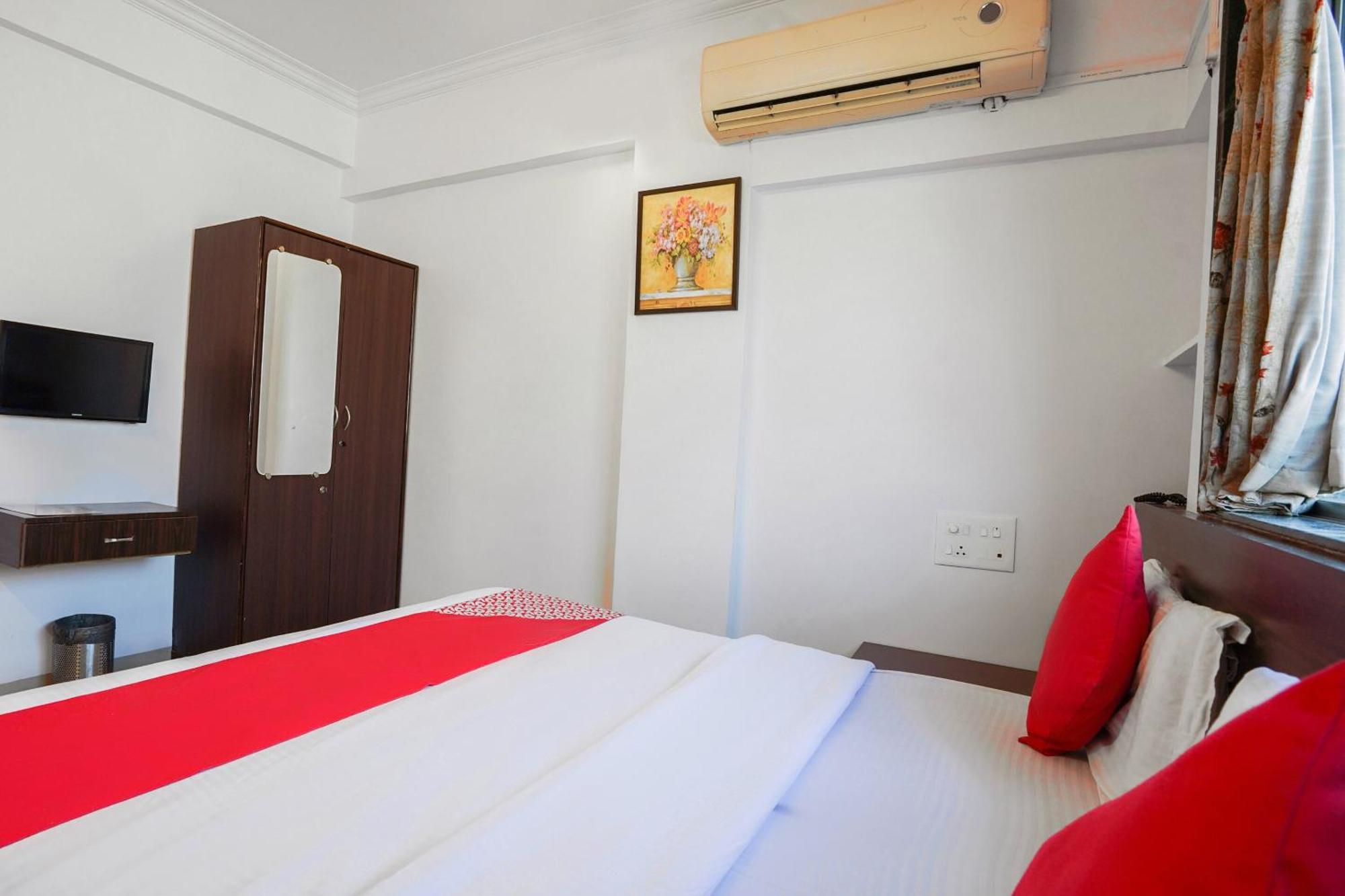 Hotel O The Royal Samrat Púna Kültér fotó